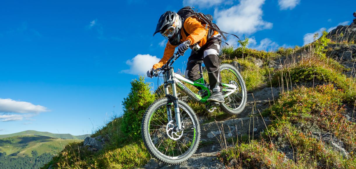 Read more about the article Why is a mountain bike riding technique course beneficial?