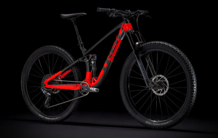 Trek Fuel EX 7 (Trek Black-Radioactive Red) black background