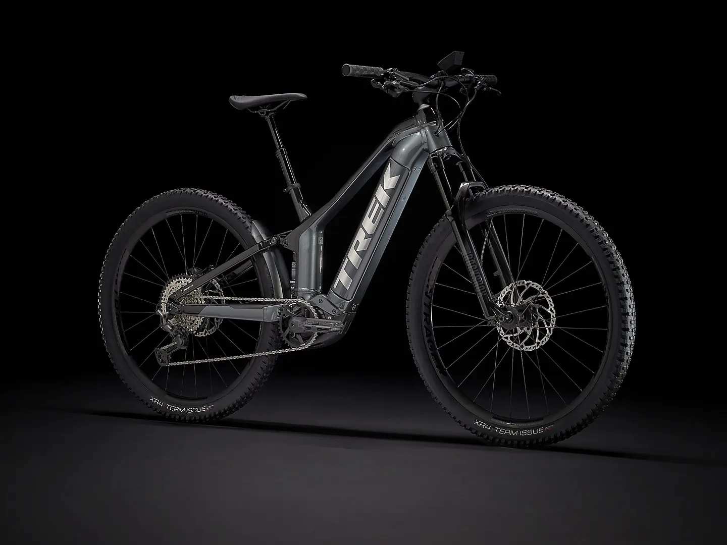 Trek Powerfly FS 7 (Lithium Grey/Trek Black) schwarzer Hintergrund